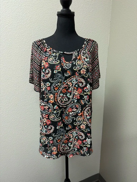 Est. 1946 Paisley Floral Blouse Black Red Keyhole Neck Boho Chic Lightweight Top - Picture 2 of 11
